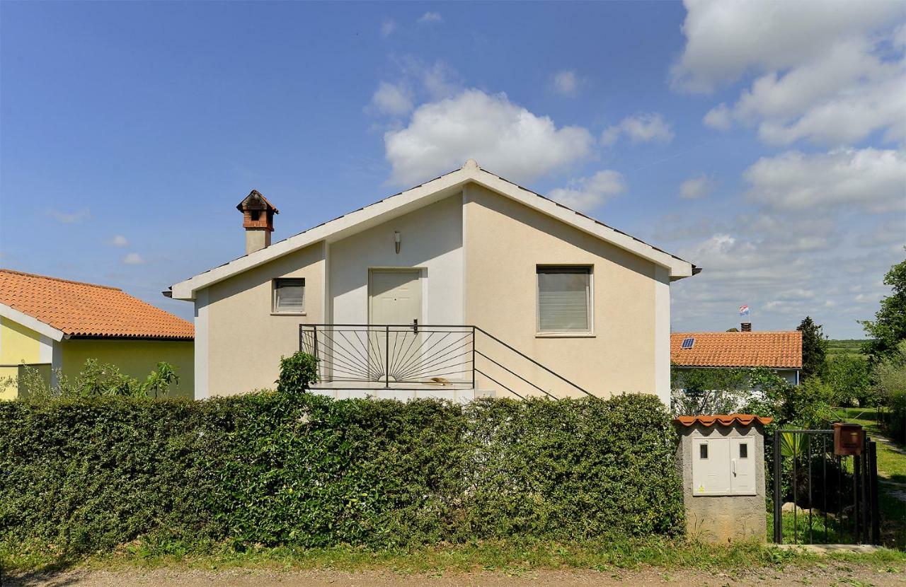 Apartment Mladen 1860 Medulin Exterior foto